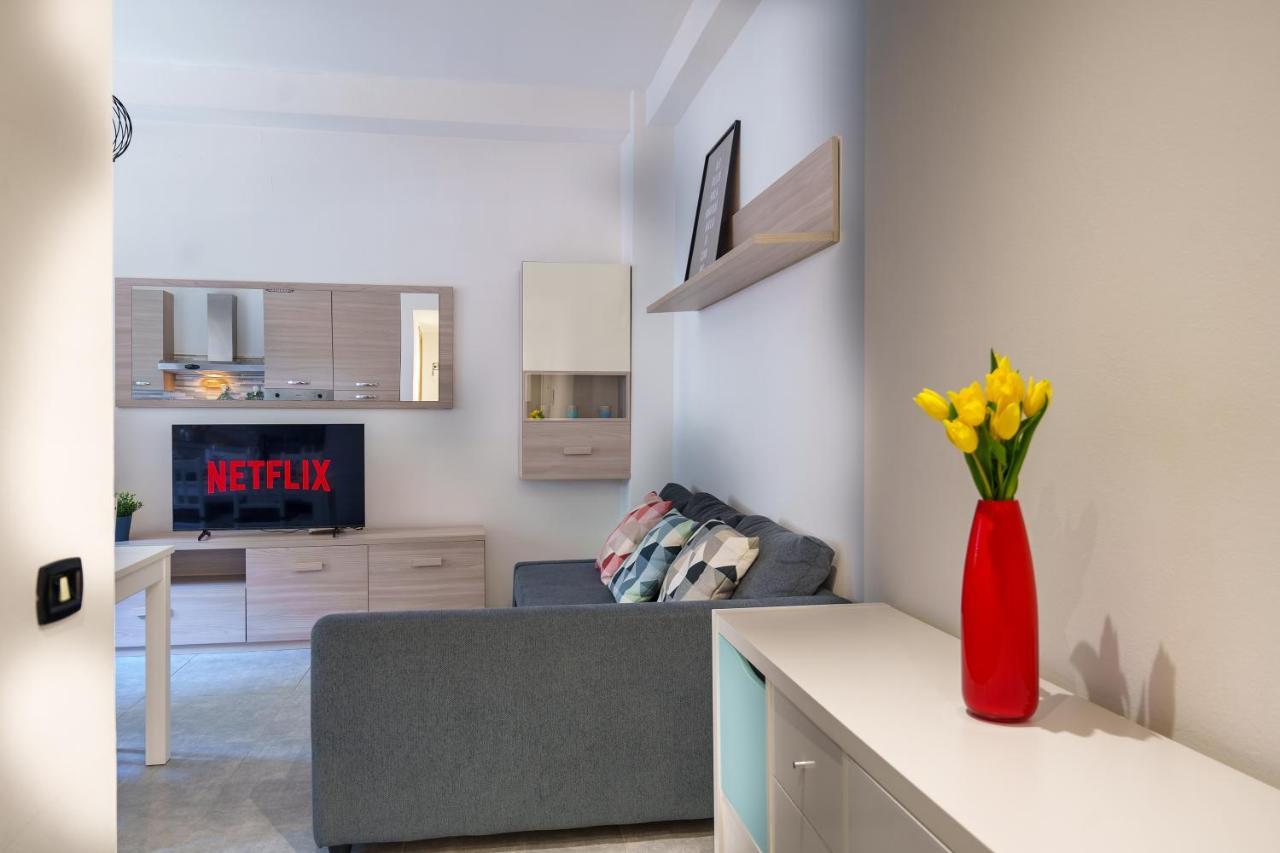 Duomo/linate Parcheggi Gratis E Tram Sotto Casa Apartment Mailand